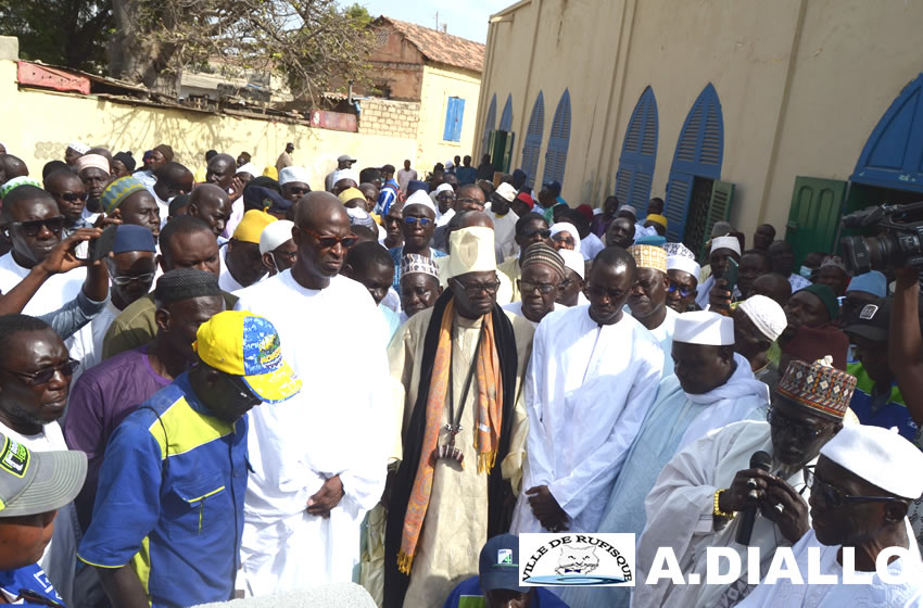 Rufisque derrière le Maire Dr Oumar CISSE pour la réhabilitation de la mosquée de Keury Souf 